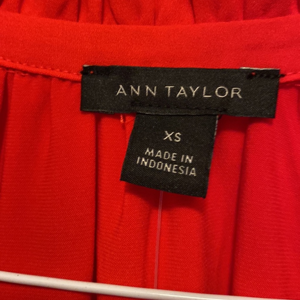 NWT Ann Taylor Women's Mixed Media Ruffle Split Neck Top - Picture 7 of 8